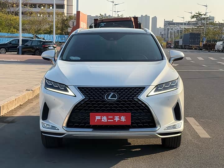 Фото 2 - Lexus RX