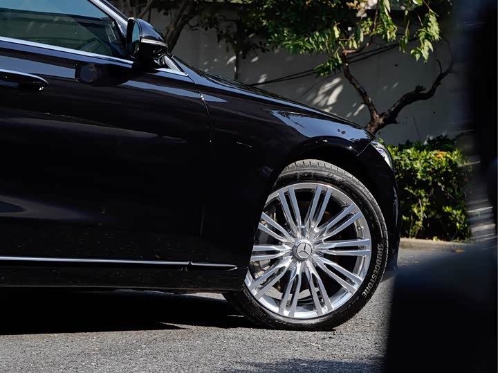 Фото 8 - Mercedes-Benz Maybach S-Class Hybrid