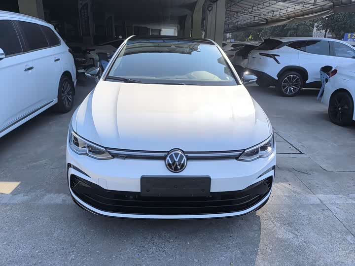 Фото 2 - Volkswagen Golf