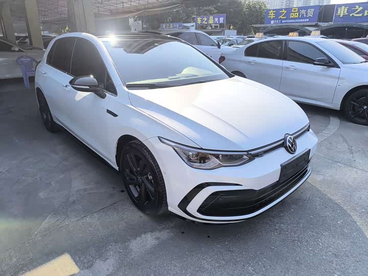 Фото 3 - Volkswagen Golf