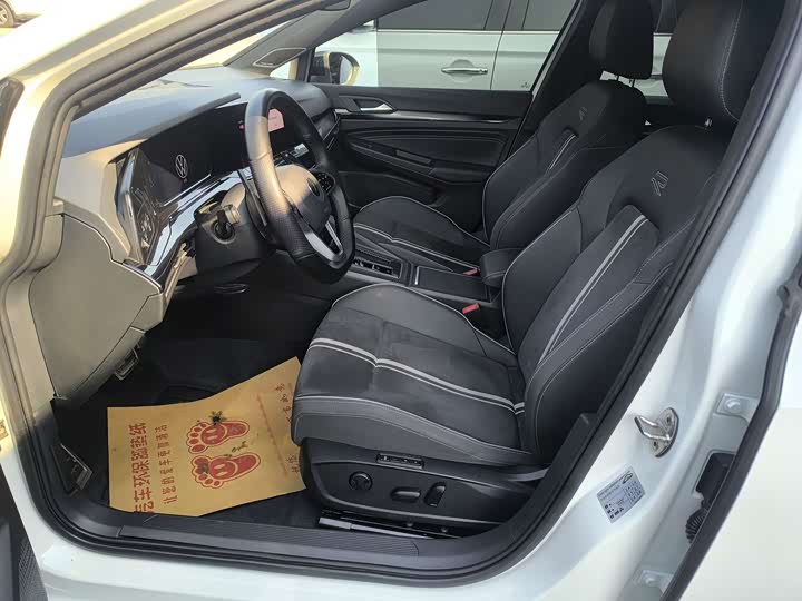 Фото 7 - Volkswagen Golf