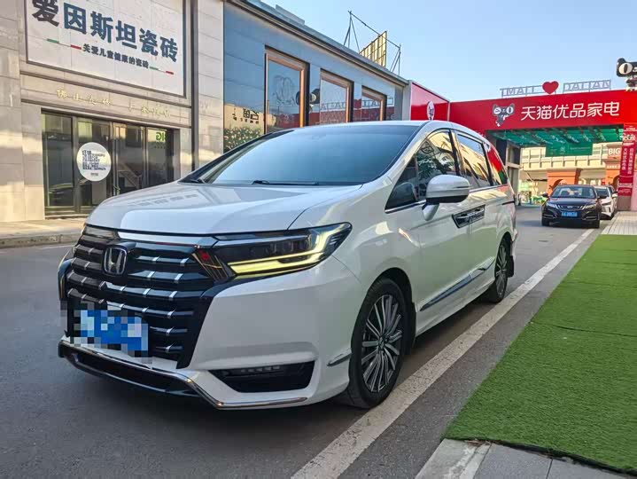 Фото 1 - Honda Elysion