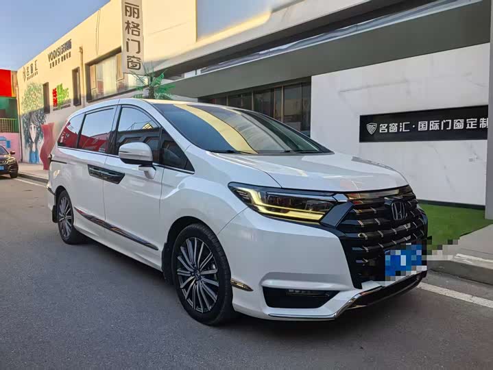 Фото 3 - Honda Elysion