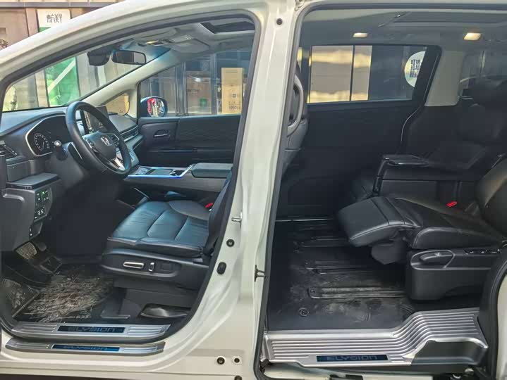 Фото 4 - Honda Elysion