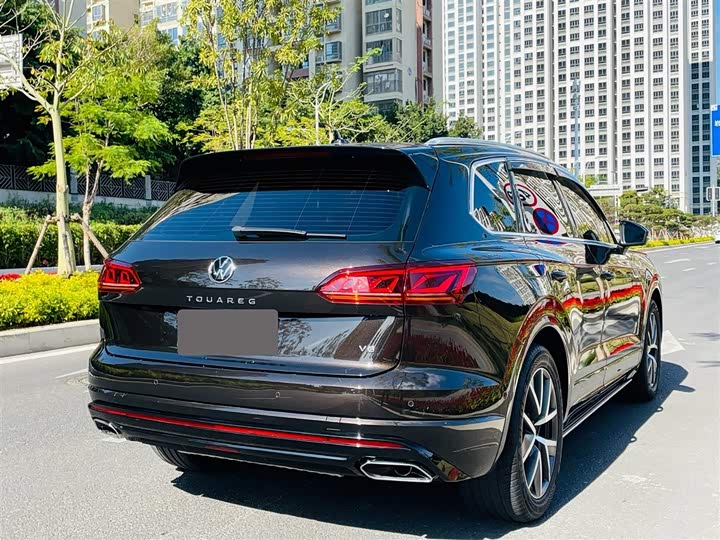 Фото 4 - Volkswagen Touareg