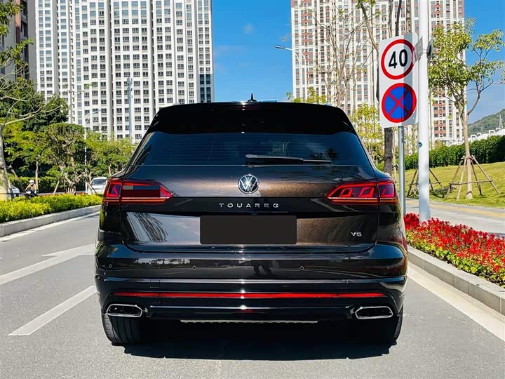 Фото 5 - Volkswagen Touareg