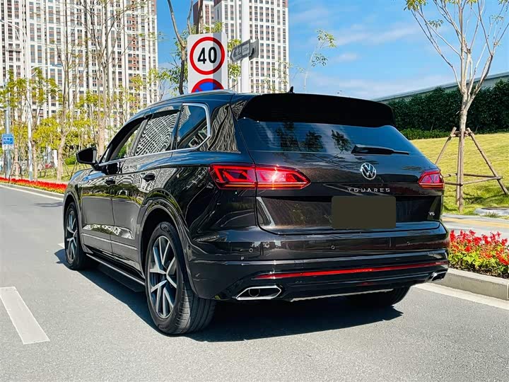 Фото 6 - Volkswagen Touareg