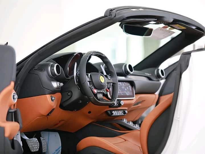 Фото 6 - Ferrari Portofino
