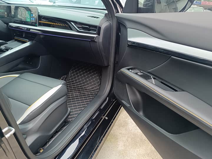 Фото 4 - MG Motor 5 Scorpio