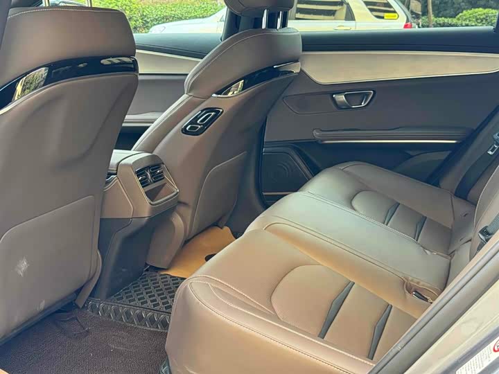 Фото 8 - BYD Han