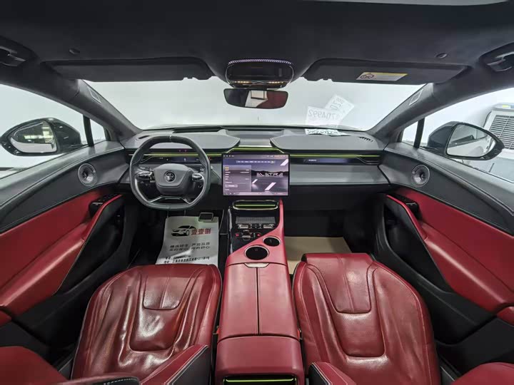 Фото 3 - Lotus Eletre