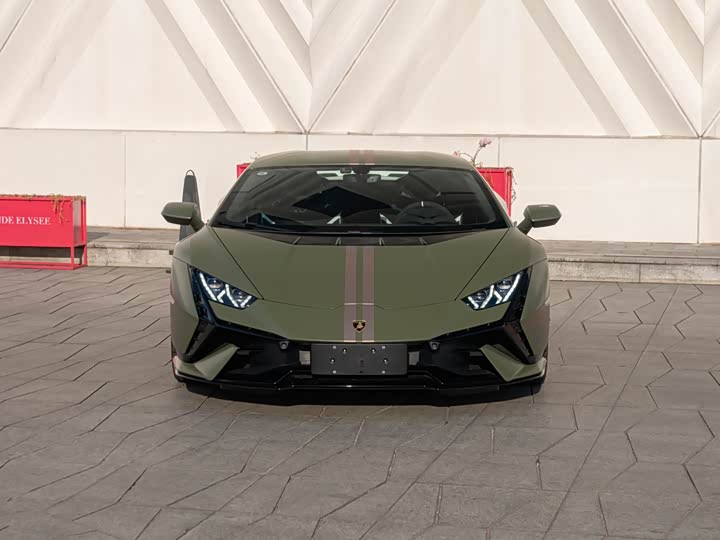 Фото 2 - Lamborghini Huracán
