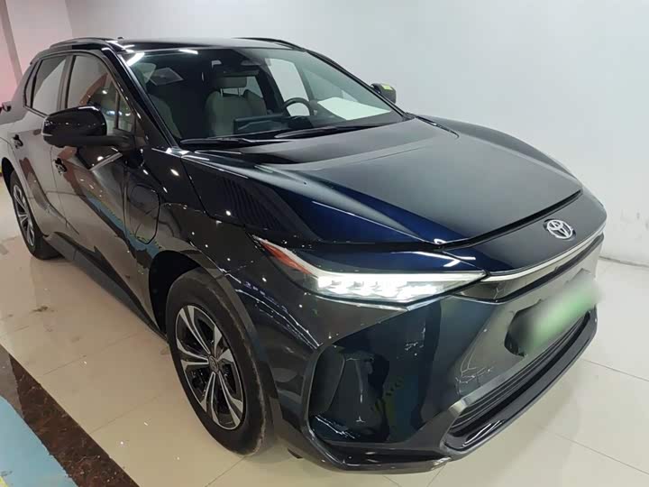 Фото 4 - Toyota bZ4X