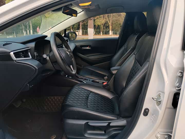 Фото 4 - Toyota Corolla