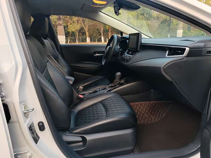 Фото 5 - Toyota Corolla