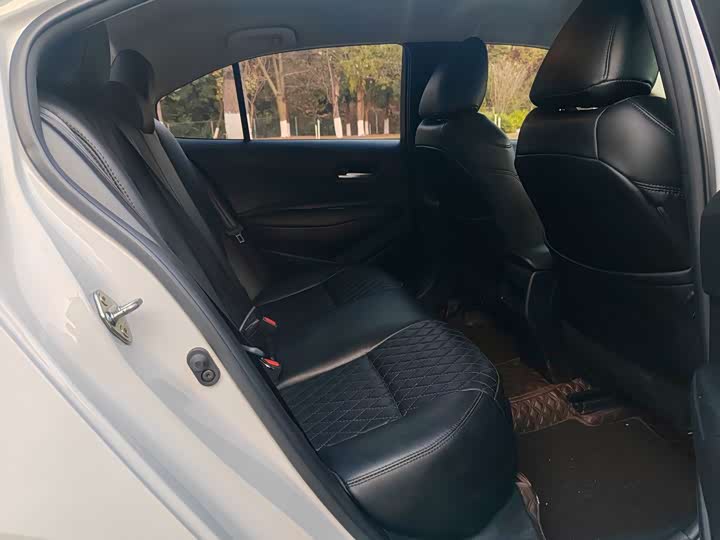 Фото 6 - Toyota Corolla