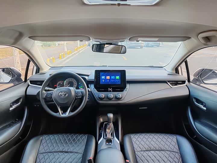 Фото 8 - Toyota Corolla