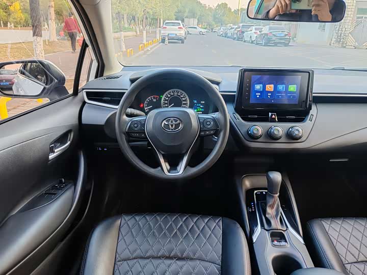 Фото 9 - Toyota Corolla