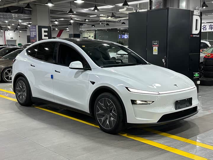 Фото 2 - Tesla Model Y