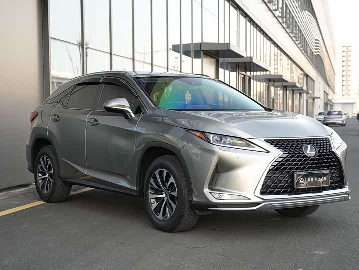 Фото 3 - Lexus RX