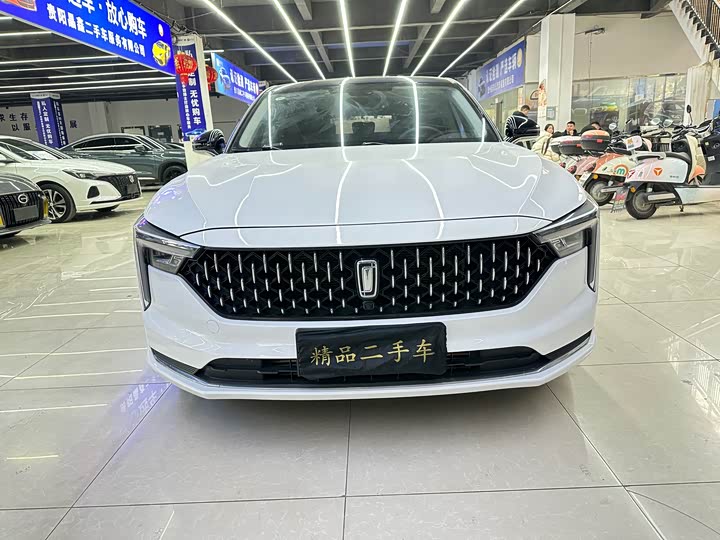 Фото 2 - Bestune B70