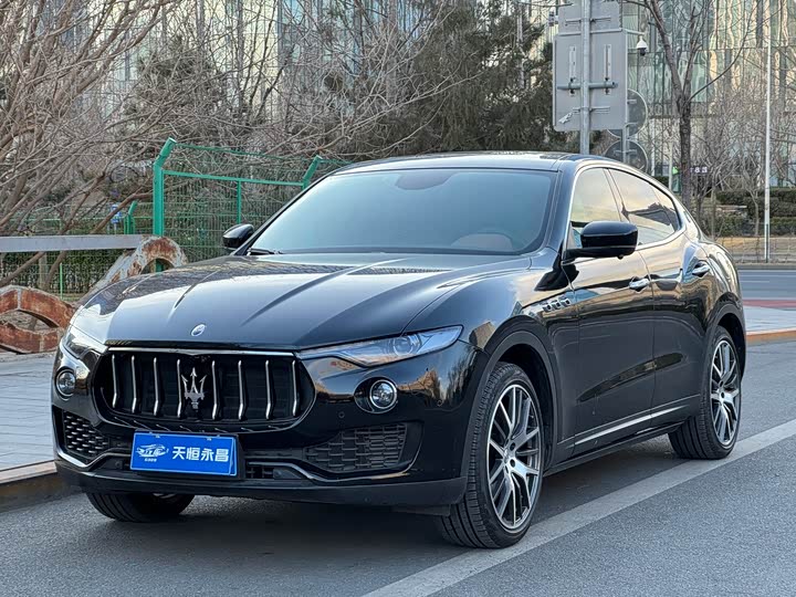 Фото 1 - Maserati Levante