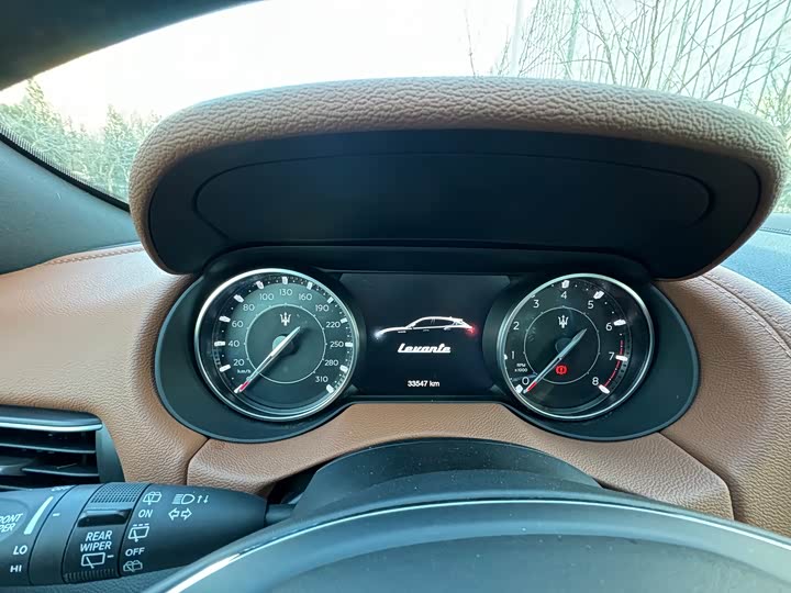 Фото 7 - Maserati Levante