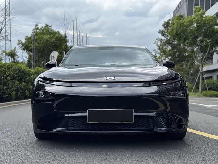 Фото 2 - XPeng P7