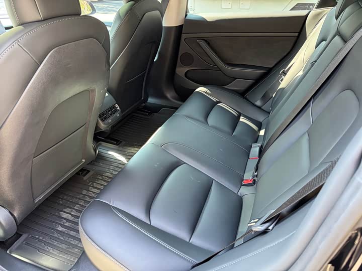 Фото 5 - Tesla Model 3