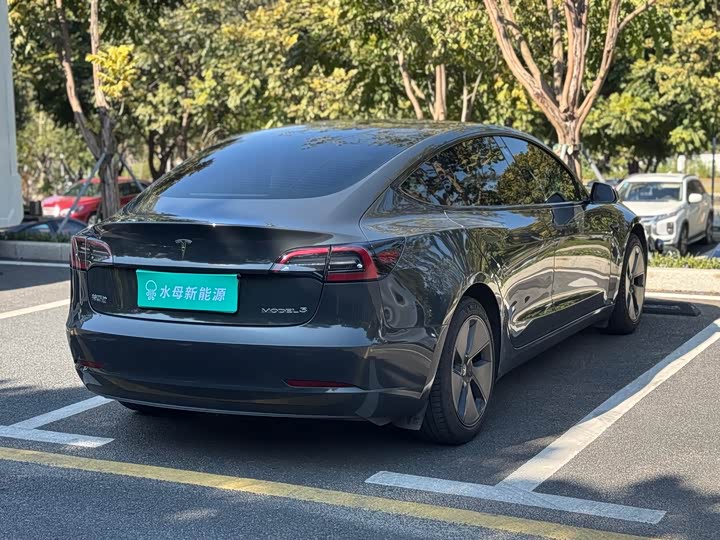 Фото 7 - Tesla Model 3
