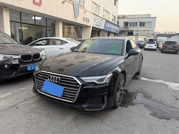 Фото 1 - Audi A6L