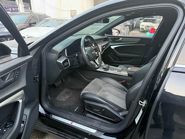 Фото 4 - Audi A6L