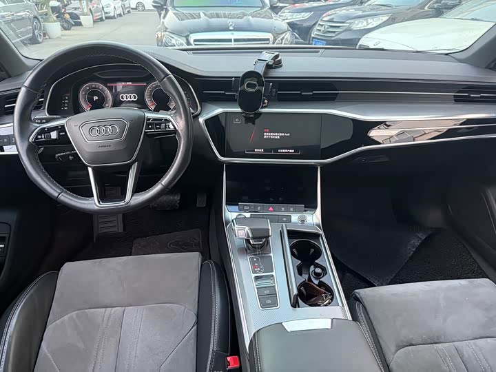 Фото 6 - Audi A6L
