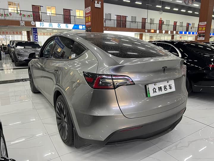 Фото 3 - Tesla Model Y