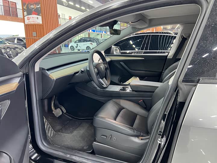 Фото 5 - Tesla Model Y