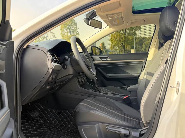 Фото 7 - Volkswagen Lavida