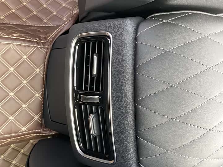 Фото 8 - Hongqi HS5