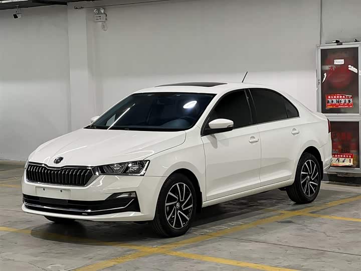 Фото 1 - Skoda Rapid
