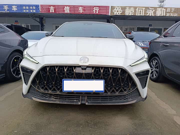 Фото 2 - MG Motor 5 Scorpio