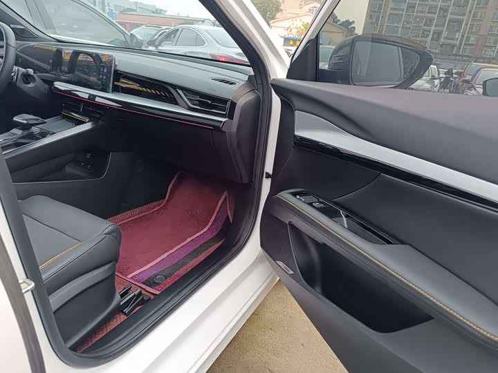 Фото 4 - MG Motor 5 Scorpio