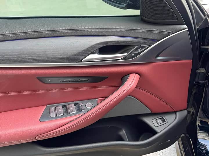 Фото 6 - BMW 5 Series