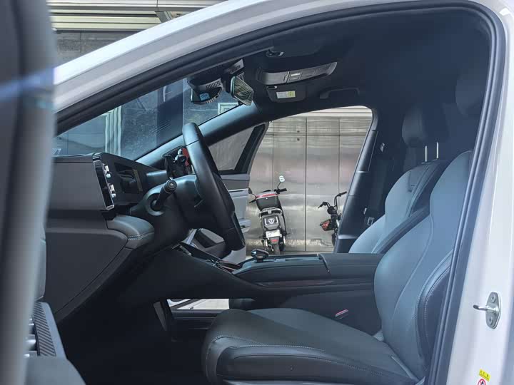 Фото 6 - BYD Qin L