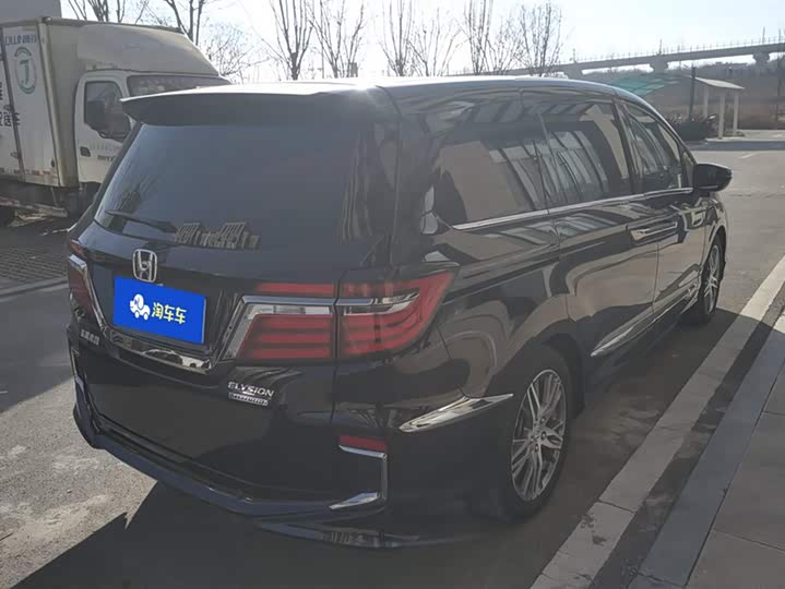 Фото 3 - Honda Elysion