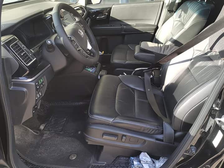 Фото 9 - Honda Elysion