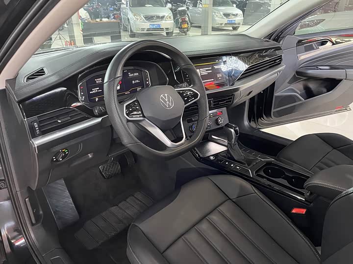 Фото 7 - Volkswagen Passat