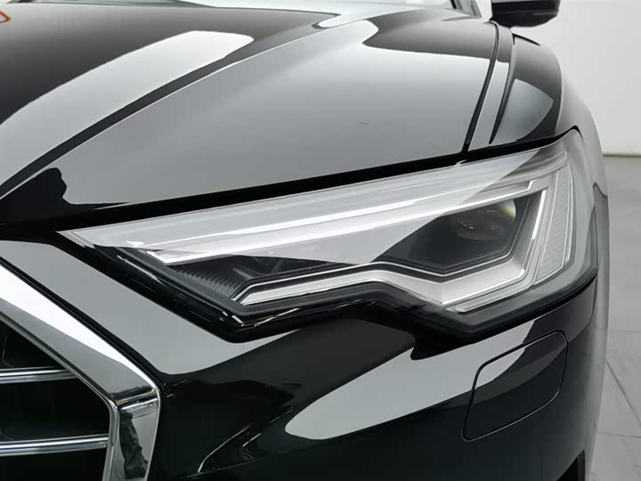 Фото 7 - Audi A6L