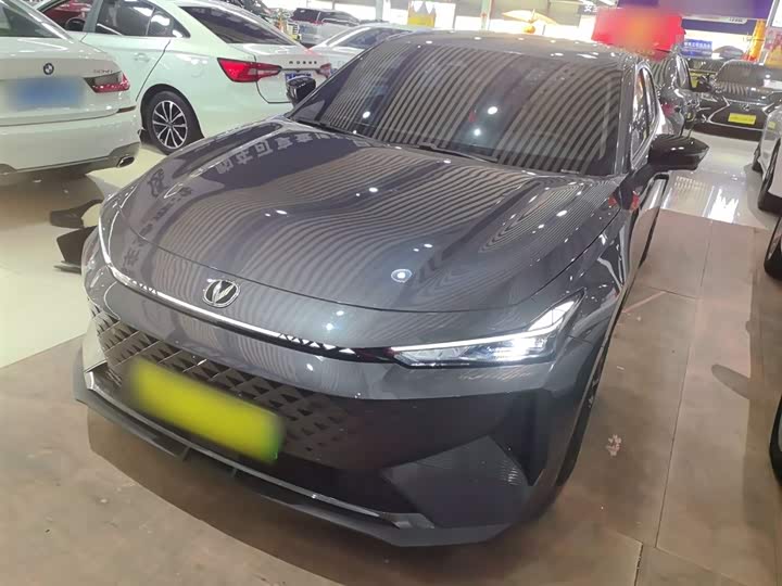 Фото 2 - Changan UNI-V Hybrid