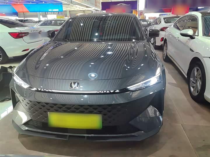 Фото 3 - Changan UNI-V Hybrid