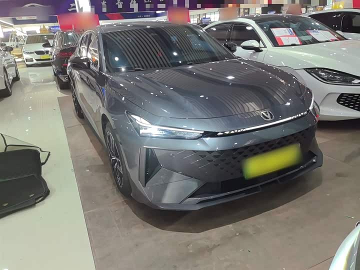 Фото 4 - Changan UNI-V Hybrid