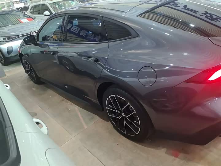 Фото 5 - Changan UNI-V Hybrid